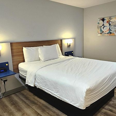 Microtel Inn & Suites By Wyndham Tulsa - Catoosa Route 66 Exterior photo