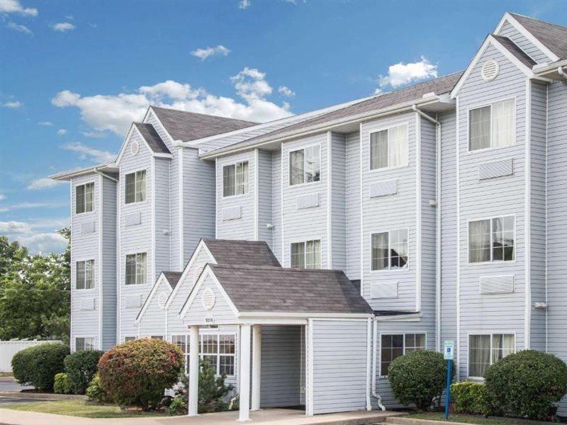Microtel Inn & Suites By Wyndham Tulsa - Catoosa Route 66 Exterior photo