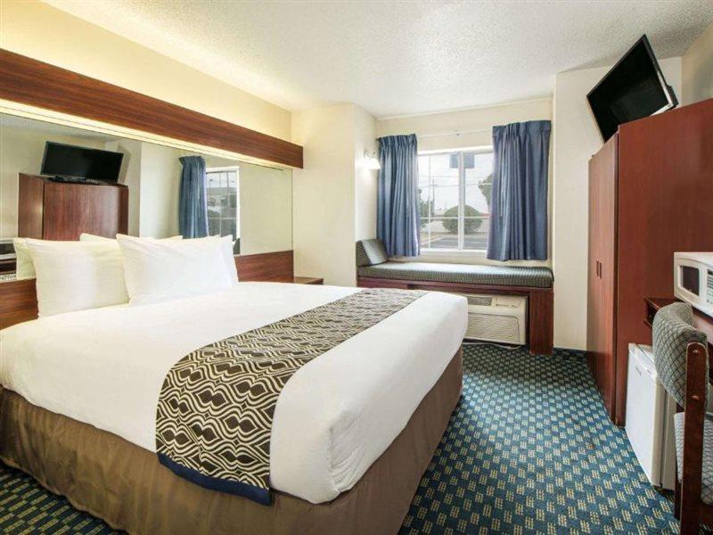 Microtel Inn & Suites By Wyndham Tulsa - Catoosa Route 66 Exterior photo