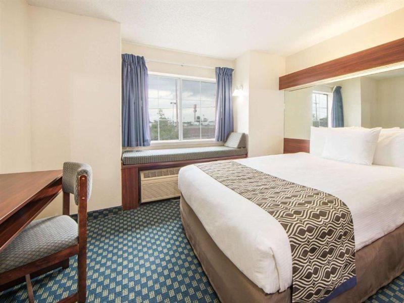 Microtel Inn & Suites By Wyndham Tulsa - Catoosa Route 66 Exterior photo