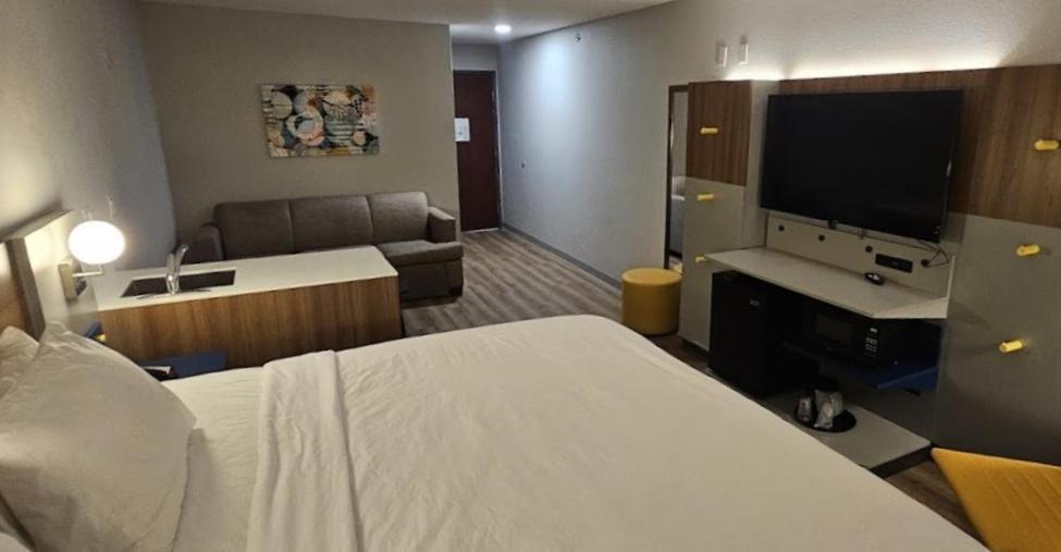 Microtel Inn & Suites By Wyndham Tulsa - Catoosa Route 66 Exterior photo
