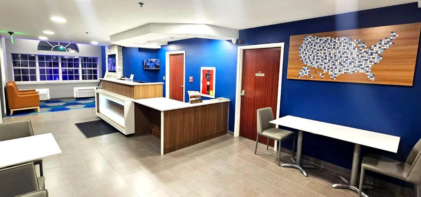 Microtel Inn & Suites By Wyndham Tulsa - Catoosa Route 66 Exterior photo